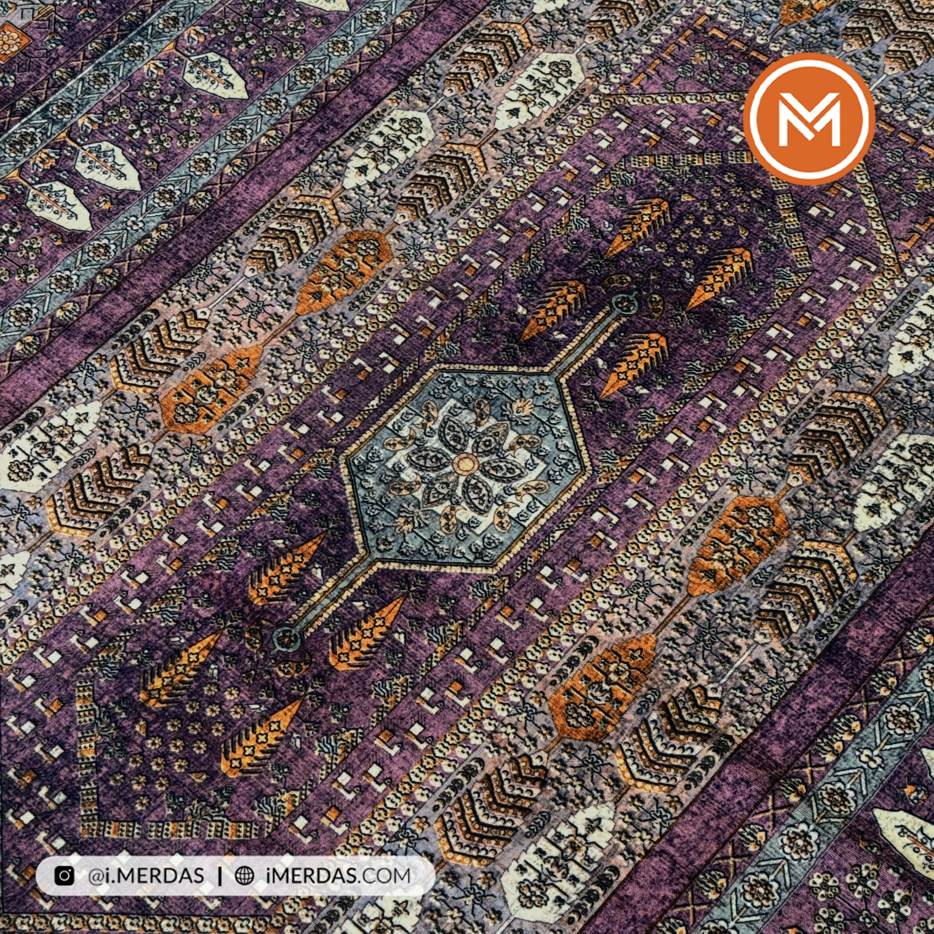 فرش کهنه نما کد 901402 زمینه بنفش